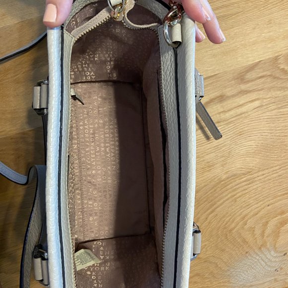 Bay Street Small Camryn Handbag - Picture 5 of 6